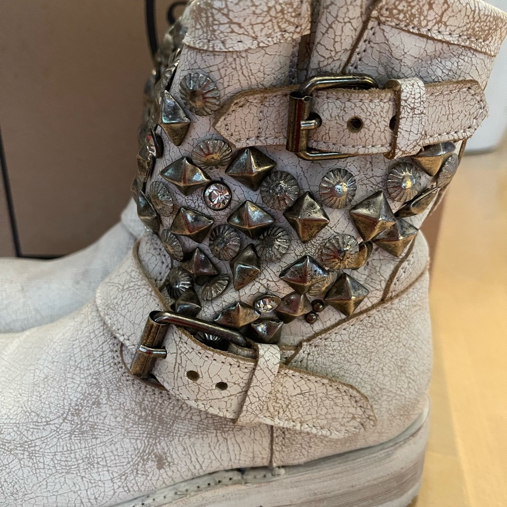 ASH Boots - Picture 5 of 9